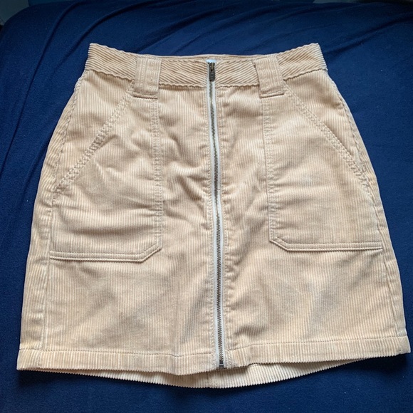hollister ultra high-rise corduroy skirt - Picture 3 of 4